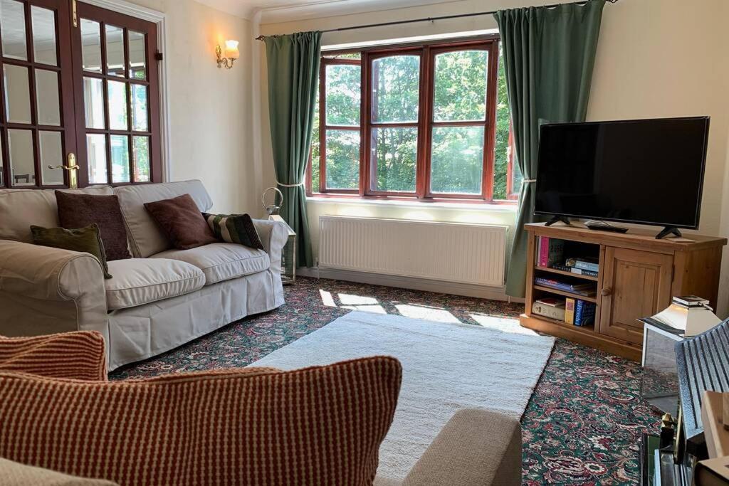 A Charming, Spacious 2 Bedroom Apartment In Lytham Литам Сент Аннс Екстериор снимка